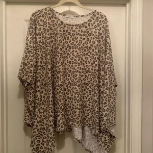 Jodifl oversized poncho. New without tags. Size medium can fit XL. Or one size.